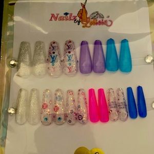 press on nails, false nails, gel nails